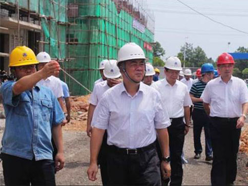 江西省人大常委会党组副书记、副主任 朱虹来88858cc永利官网贵溪化工农药有限公司开展巡河督导